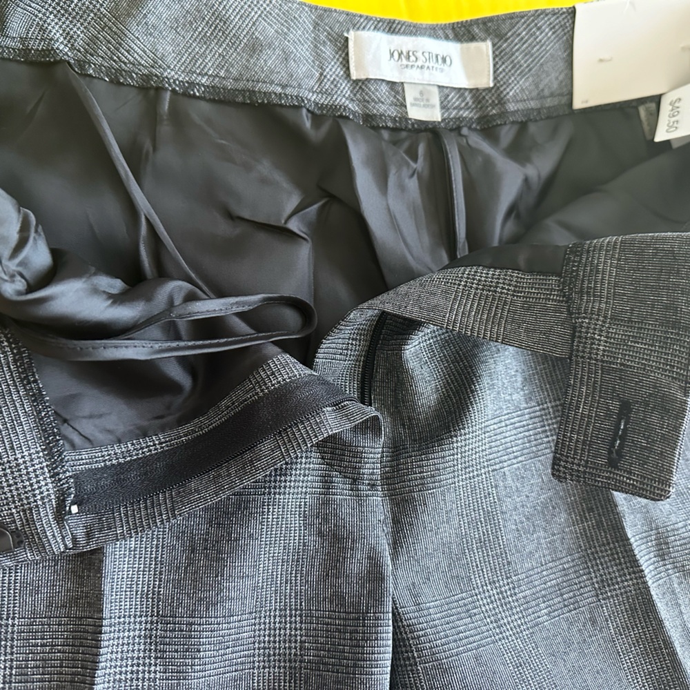 New Jones studio separates pant in 6 women